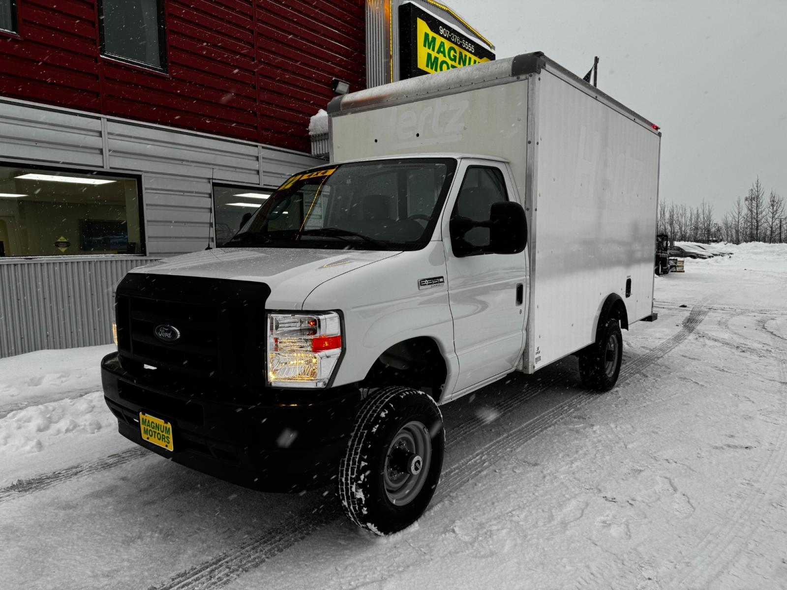 2022 White /Gray Ford Econoline (1FDWE3FK8ND) with an 7.3L V8 Gasoline engine, located at 1960 Industrial Drive, Wasilla, 99654, (907) 376-5555, 61.573475, -149.400146 - Photo #0